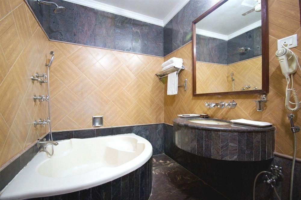Hotel Sunstar Grand Delhi Zewnętrze zdjęcie