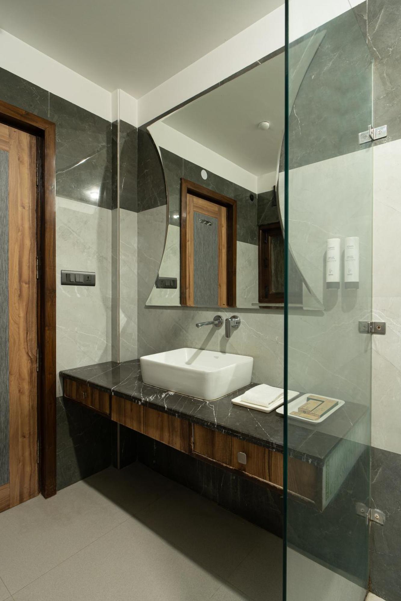 Hotel Sunstar Grand Delhi Zewnętrze zdjęcie