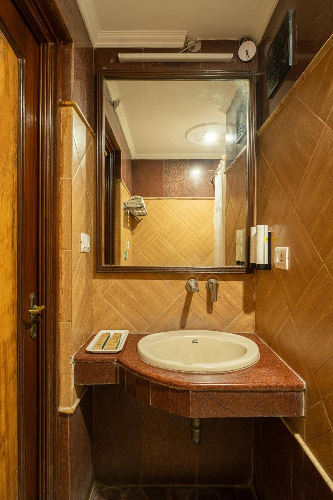 Hotel Sunstar Grand Delhi Zewnętrze zdjęcie