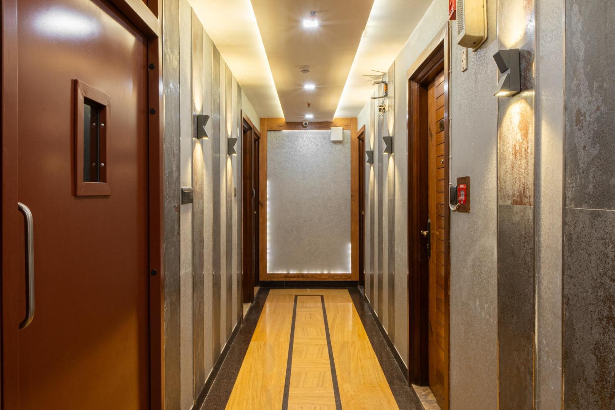 Hotel Sunstar Grand Delhi Zewnętrze zdjęcie