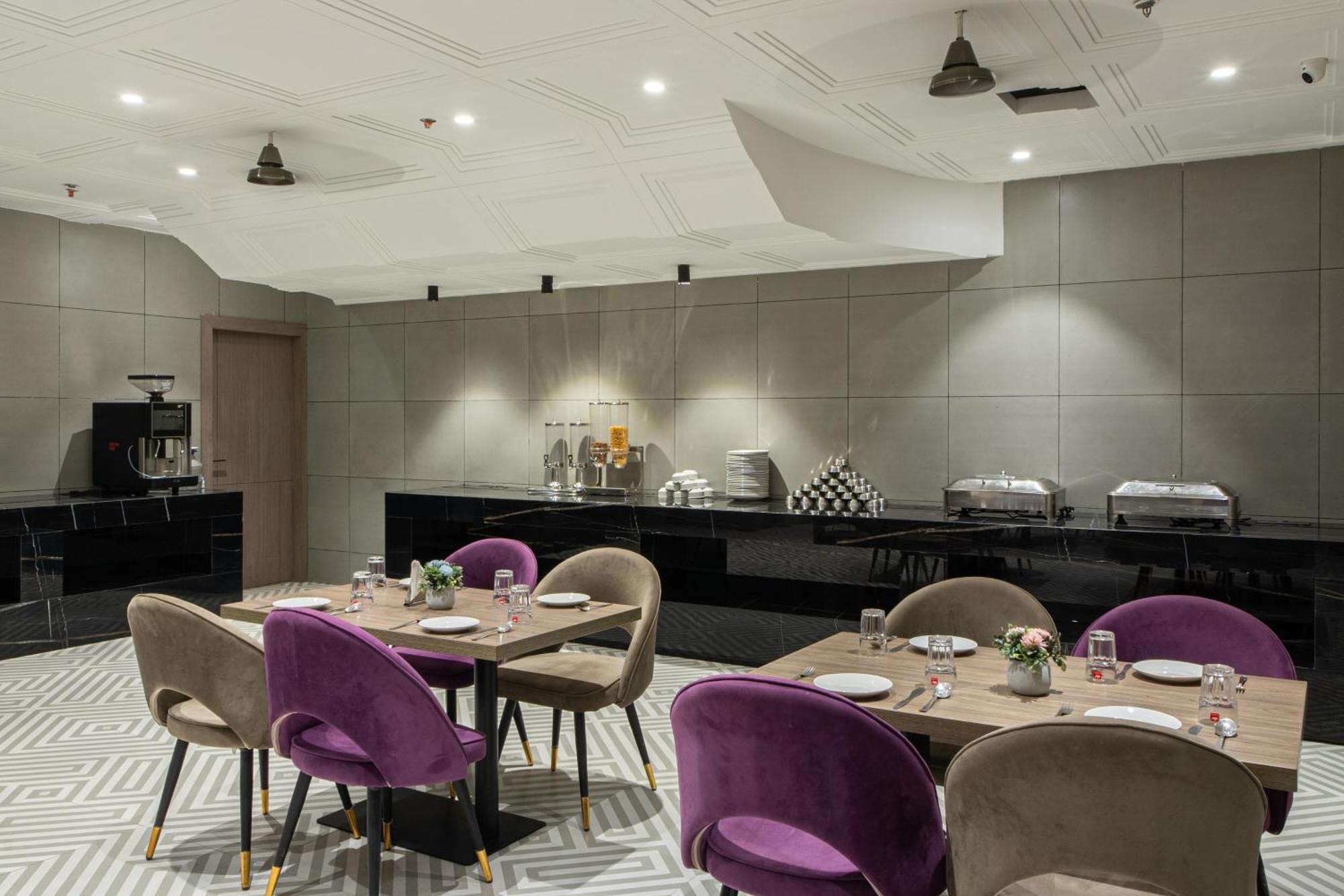Hotel Sunstar Grand Delhi Zewnętrze zdjęcie