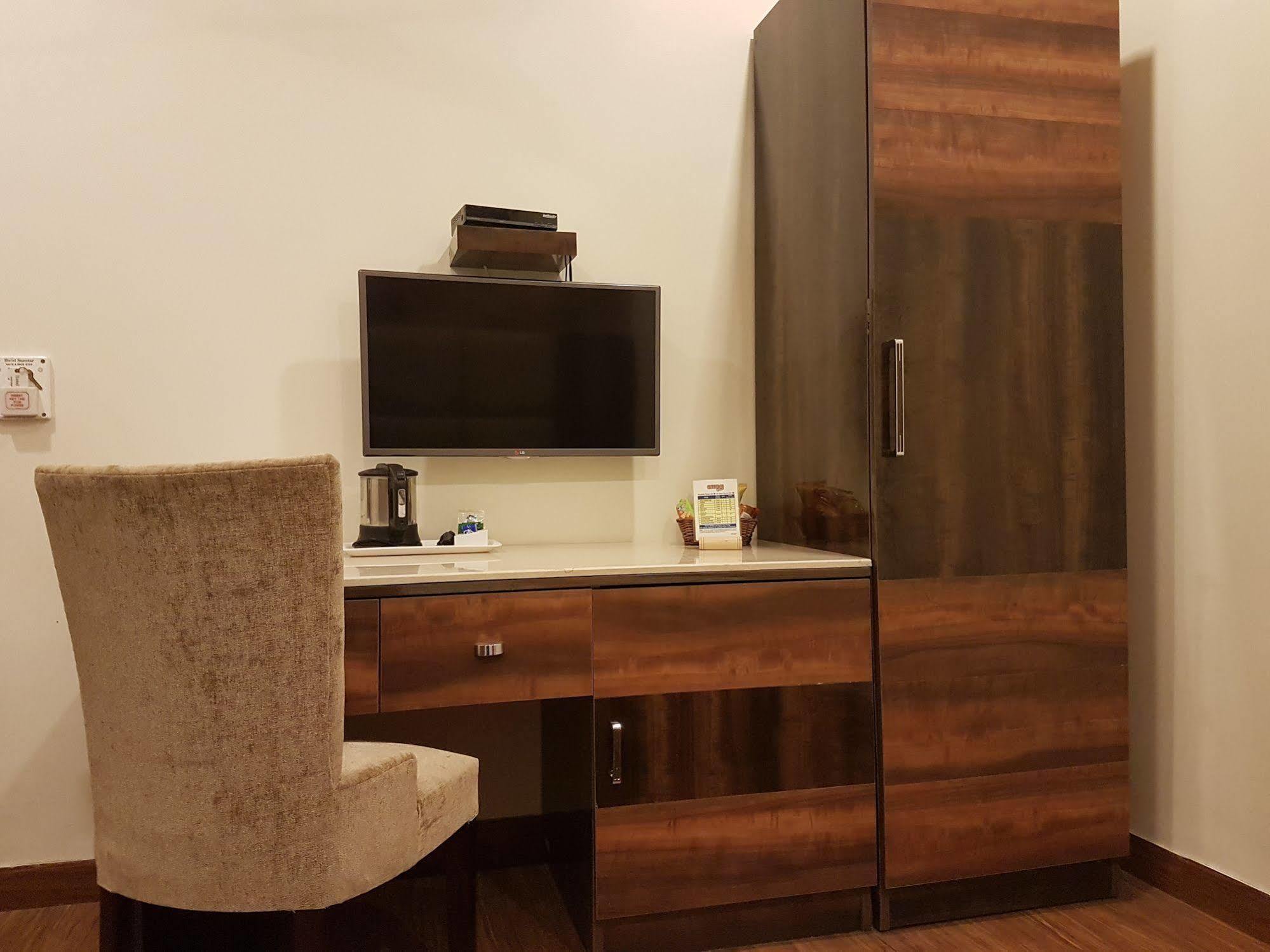 Hotel Sunstar Grand Delhi Zewnętrze zdjęcie