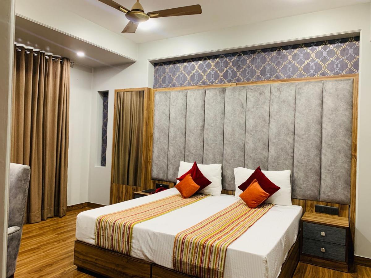 Hotel Sunstar Grand Delhi Zewnętrze zdjęcie